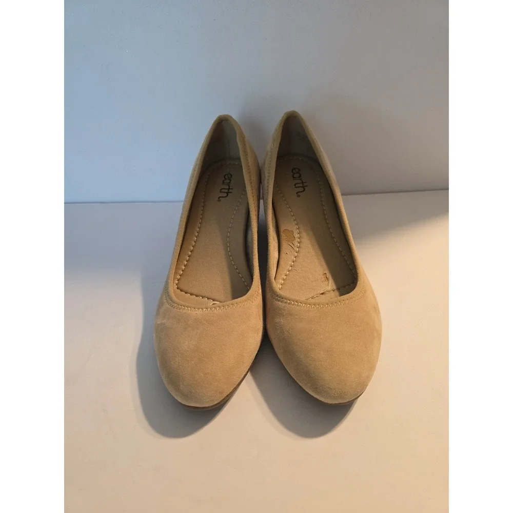 Earth Rellia Block Heel Pumps‎ Almond Toe Womens Size 8.5M Neutral Beige